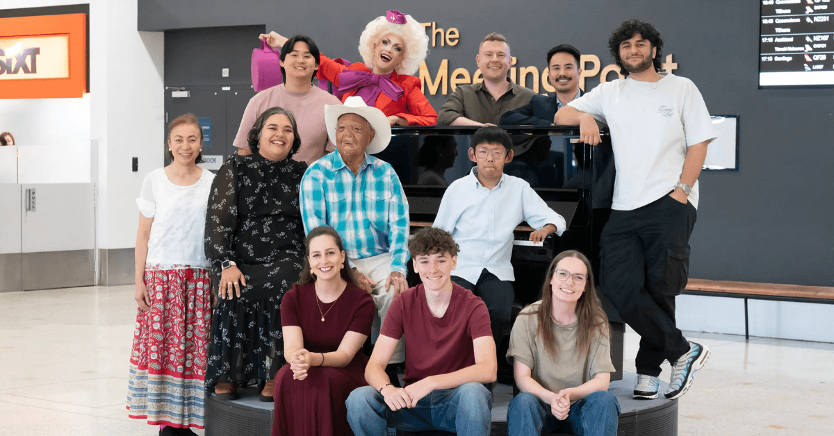 A Sydney Morning Herald review reflects on initially dismissing The Piano, before the series wins the writer over—turning into the kind of feel-good TV that unexpectedly has you tearing up on the couch. With everyday pianists, public performances, and mentors including Andrea Lam and Guy Sebastian, the show’s quiet moments and personal stories deliver a surprisingly emotional hit.